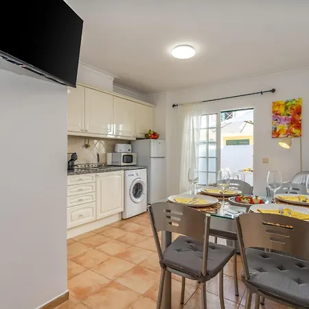Bright & Cozy House With Terrace By Hostwise *
