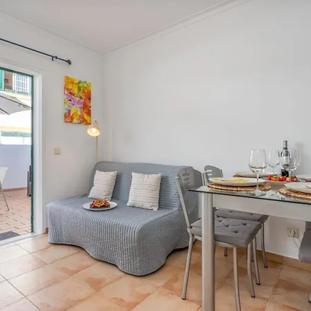 Bright & Cozy House With Terrace By Hostwise شقة *